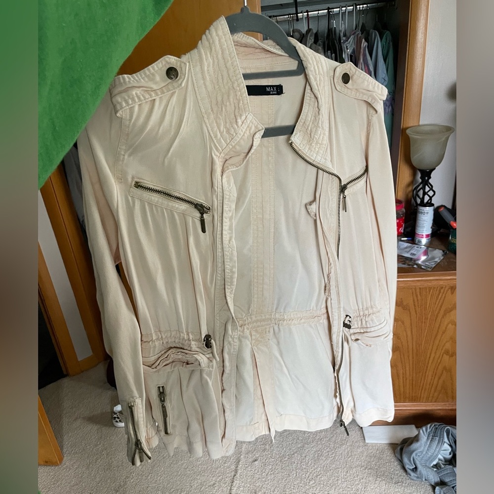Cream spring/summer jacket